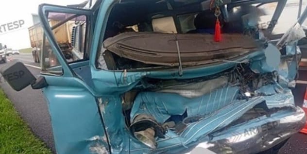 Casal fica ferido em acidente na Bandeirantes